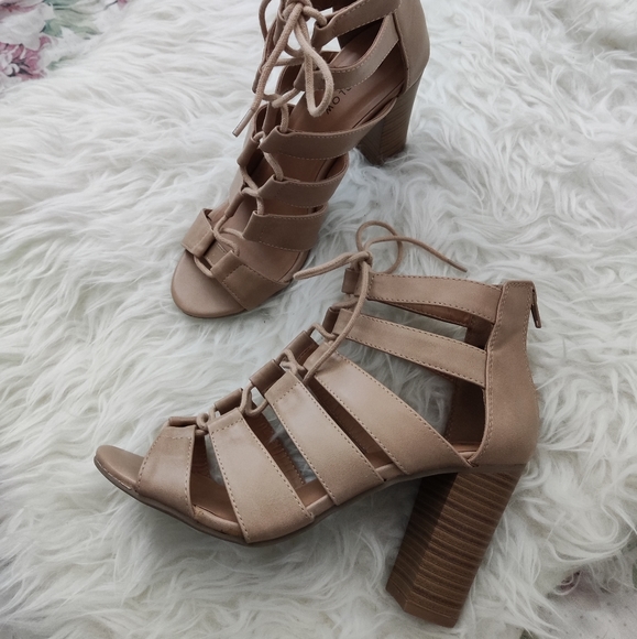 Harlow beige lace up heels - Picture 2 of 5
